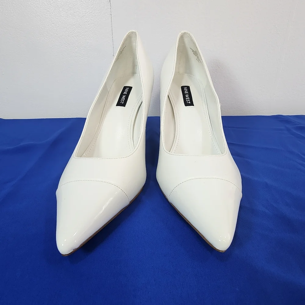 Nine West Pointy Cap Toe Pump color bone size 8.5M